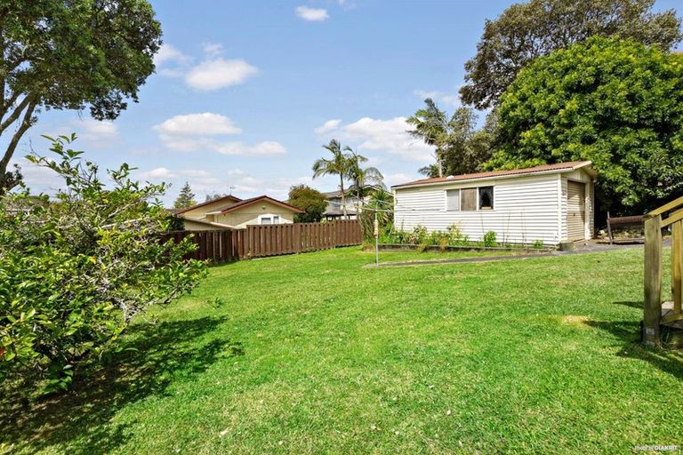 Photo of property in 19 Spence Road, Henderson, Auckland, 0612