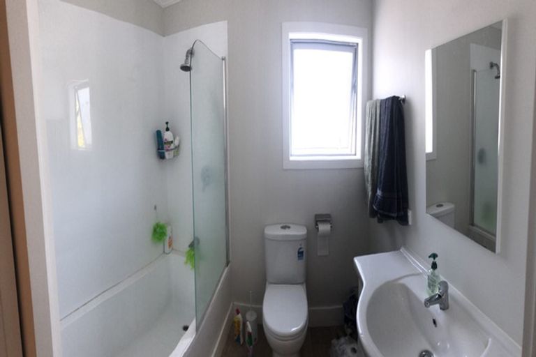 Photo of property in 4/20 Tawa Terrace, Tawa, Wellington, 5028