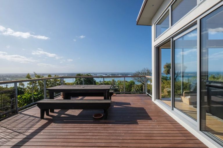 Photo of property in 33 Marama Crescent, Mount Pleasant, Christchurch, 8081