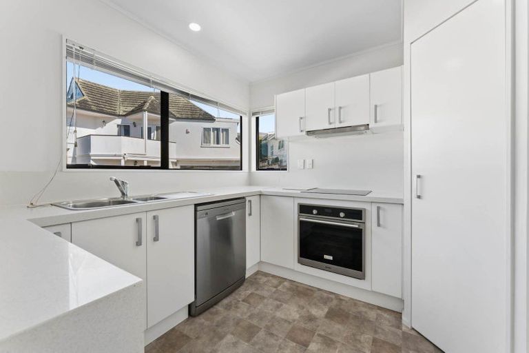 Photo of property in 1/133 Nile Road, Milford, Auckland, 0620