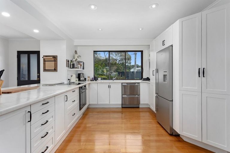 Photo of property in 255 Pohutukawa Avenue, Ohope, 3121