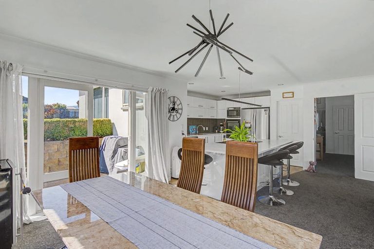 Photo of property in 127 Milne Drive, Paraparaumu, 5032