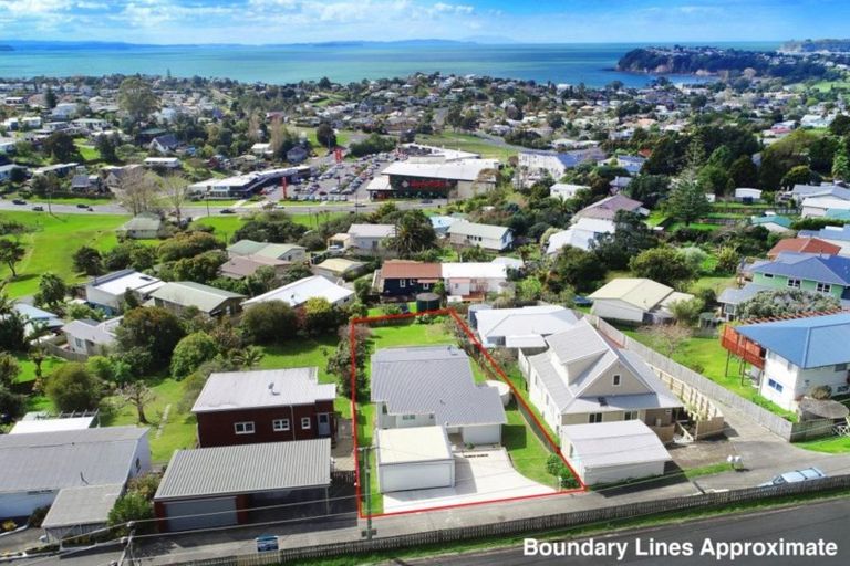 Photo of property in 5 Norfolk Road, Stanmore Bay, Whangaparaoa, 0932