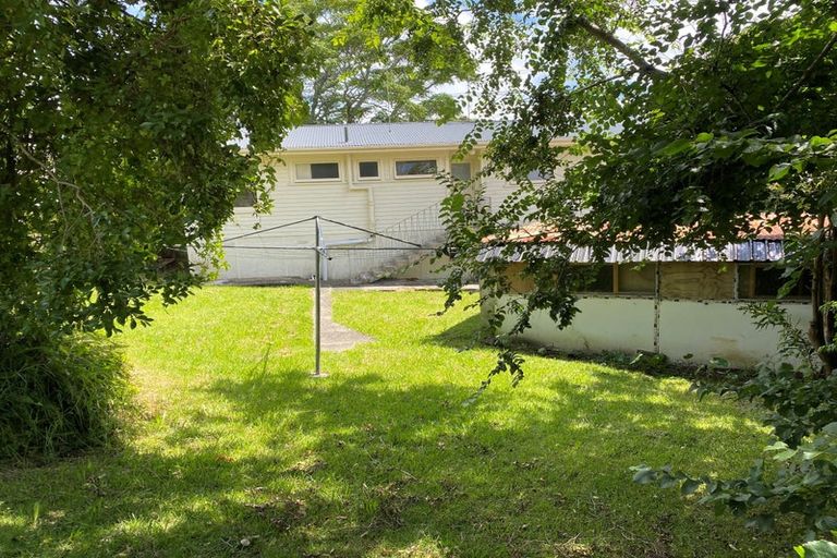 Photo of property in 2/284 Wairau Road, Glenfield, Auckland, 0629