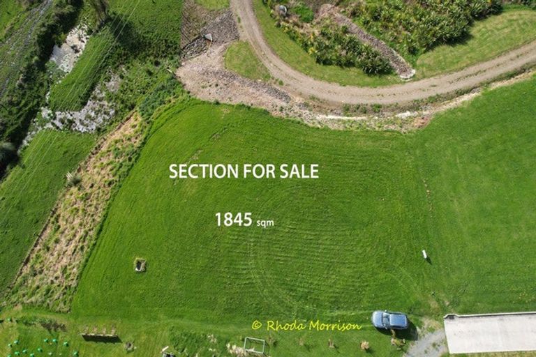 Photo of property in 12 Arahanga Road, Paparoa, 0571