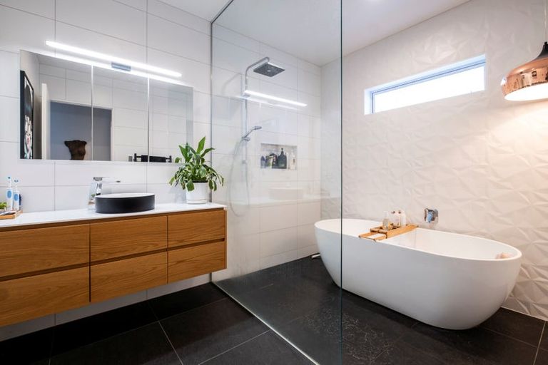 Photo of property in 31 Simla Crescent, Khandallah, Wellington, 6035