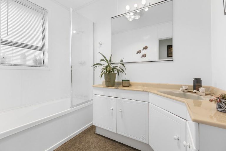 Photo of property in 10a Kennedy Place, Merrilands, New Plymouth, 4312