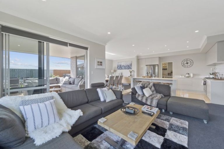 Photo of property in 22 Helen June Avenue, Flagstaff, Hamilton, 3210