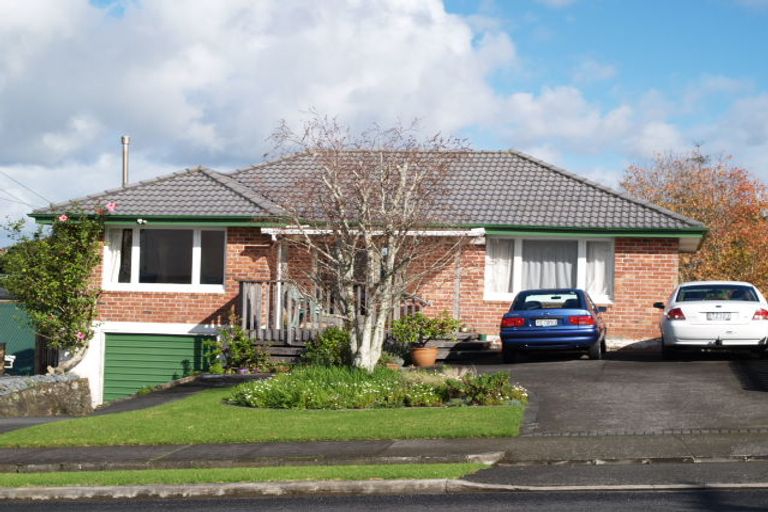 Photo of property in 53 Churchill Road, Cockle Bay, Auckland, 2014
