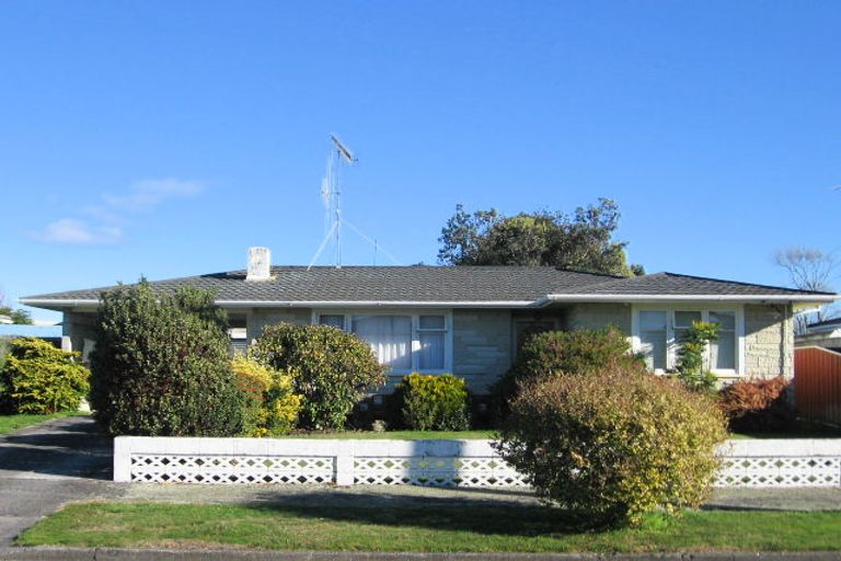 Photo of property in 15 Totara Street, Otaki, 5512