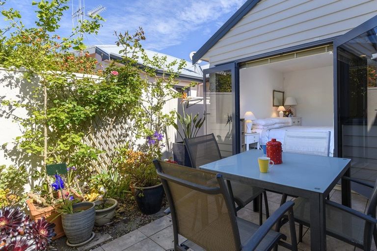 Photo of property in 480a Devonport Road, Tauranga South, Tauranga, 3112