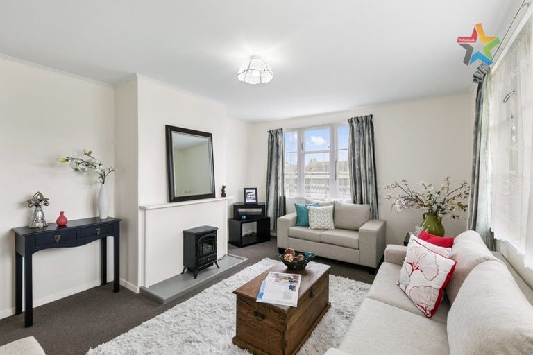 Photo of property in 32 Naenae Road, Naenae, Lower Hutt, 5011