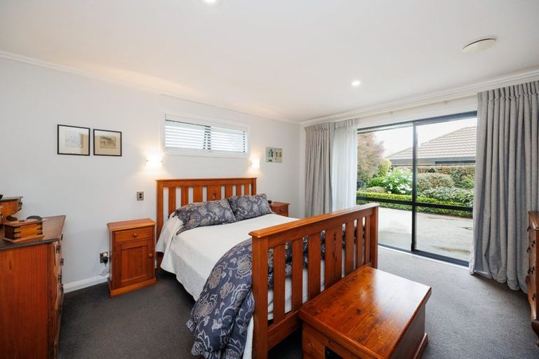 Photo of property in 11 Majestic Way, Kelvin Grove, Palmerston North, 4414