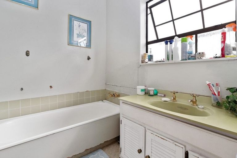 Photo of property in 1 Harris Street, Huntly, 3700