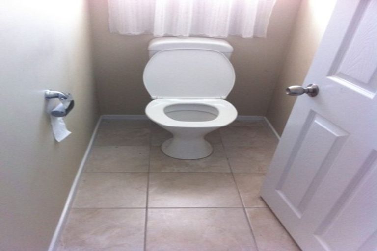 Photo of property in 63c Redoubt Road, Goodwood Heights, Auckland, 2105