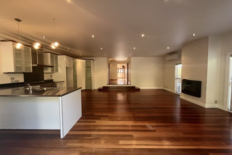Photo of property in 185 Muritai Road, Eastbourne, Lower Hutt, 5013