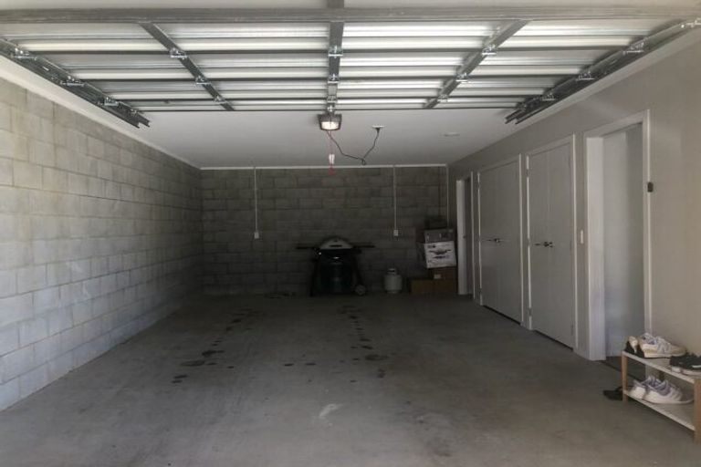 Photo of property in 6/20 Glanmire Road, Newlands, Wellington, 6037