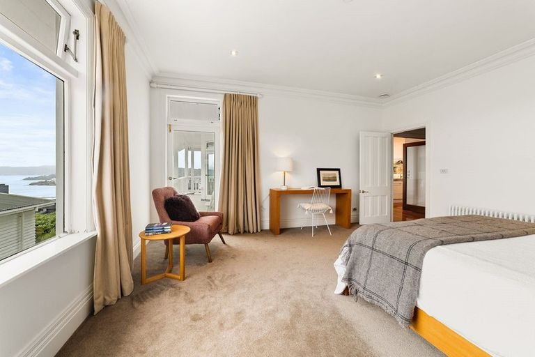 Photo of property in 8 Central Terrace, Kelburn, Wellington, 6012