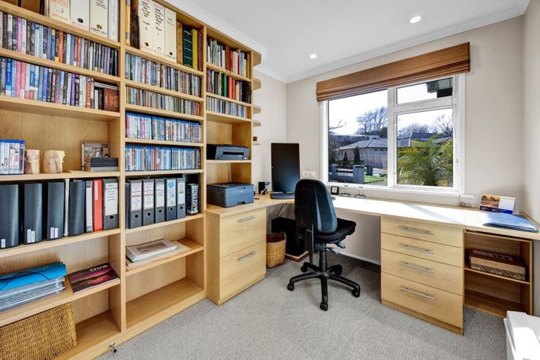 Photo of property in 15 Anderson Way, Highlands Park, New Plymouth, 4312