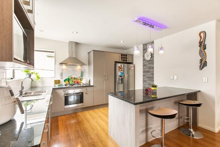 Photo of property in 113e Sunnyside Road, Sunnyvale, Auckland, 0612