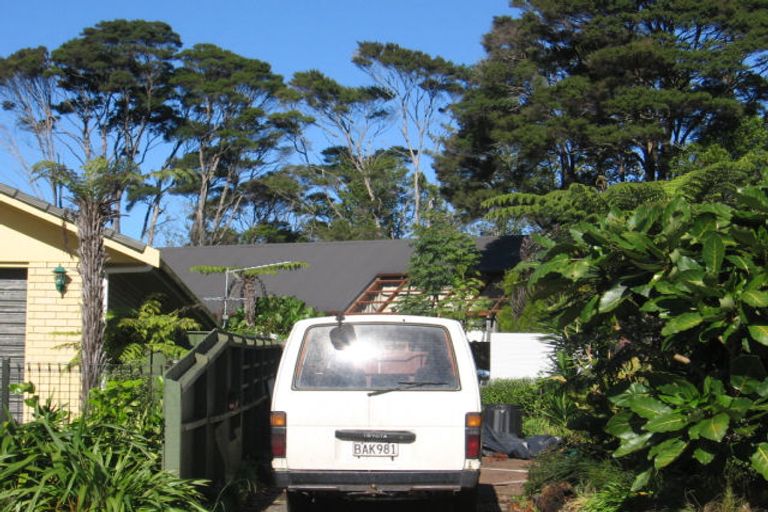 Photo of property in 53 Onedin Place, Titirangi, Auckland, 0604