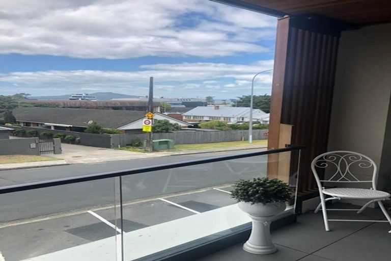 Photo of property in 2c The Terrace, Takapuna, Auckland, 0622