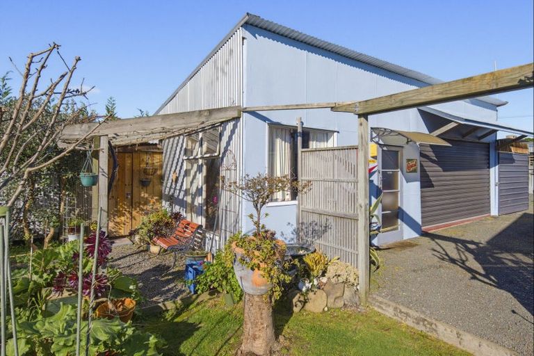 Photo of property in 5 Te Whena Street, Otaki Beach, Otaki, 5512