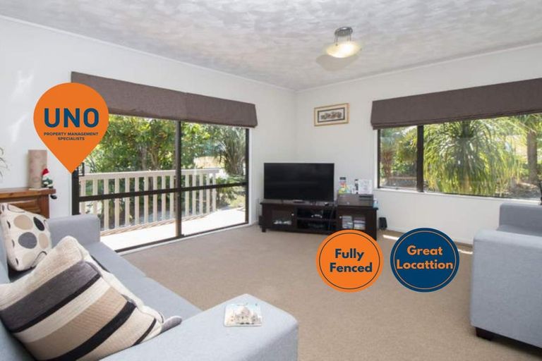 Photo of property in 4 Altair Place, Windsor Park, Auckland, 0632