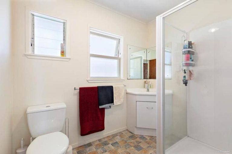 Photo of property in 2/84 Archers Road, Glenfield, Auckland, 0629