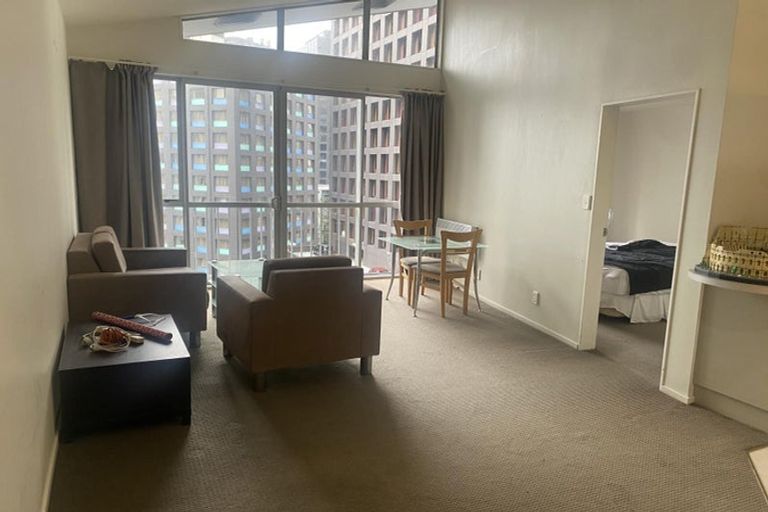 Photo of property in Terrace Heights Apartments, 2/163p The Terrace, Wellington Central, Wellington, 6011