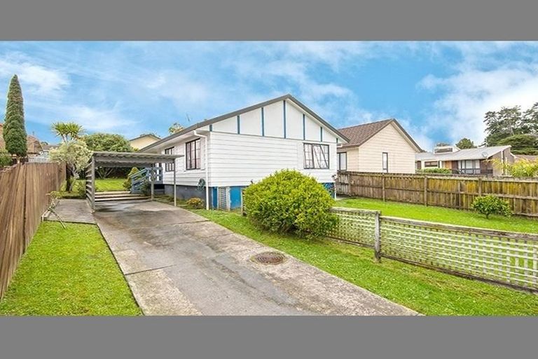 Photo of property in 2/16 De Quincey Terrace, Highland Park, Auckland, 2010