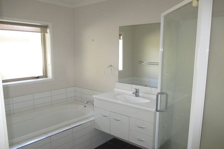 Photo of property in 27 Whitney Place, Rototuna North, Hamilton, 3210