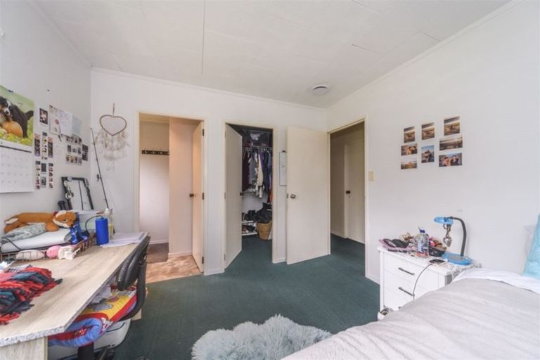 Photo of property in 19 Ashton Place, Highbury, Palmerston North, 4412