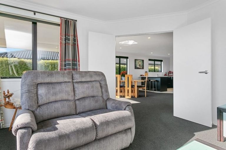 Photo of property in 27 Plescher Crescent, Leamington, Cambridge, 3432