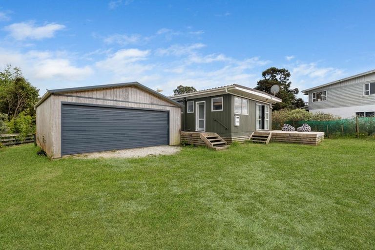 Photo of property in 2 Okahukura Road, Tapora, Wellsford, 0977