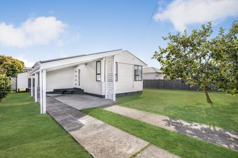 Photo of property in 17 Cameron Street, Papakura, 2110