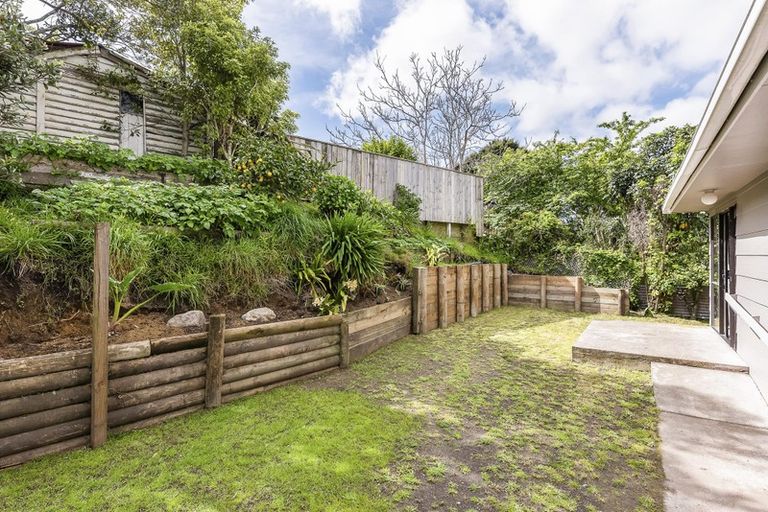 Photo of property in 1 Te Uruhi Grove, Paraparaumu, 5032