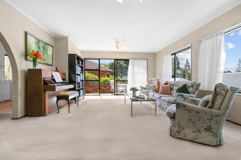 Photo of property in 163 Chelsea View Drive, Chatswood, Auckland, 0626