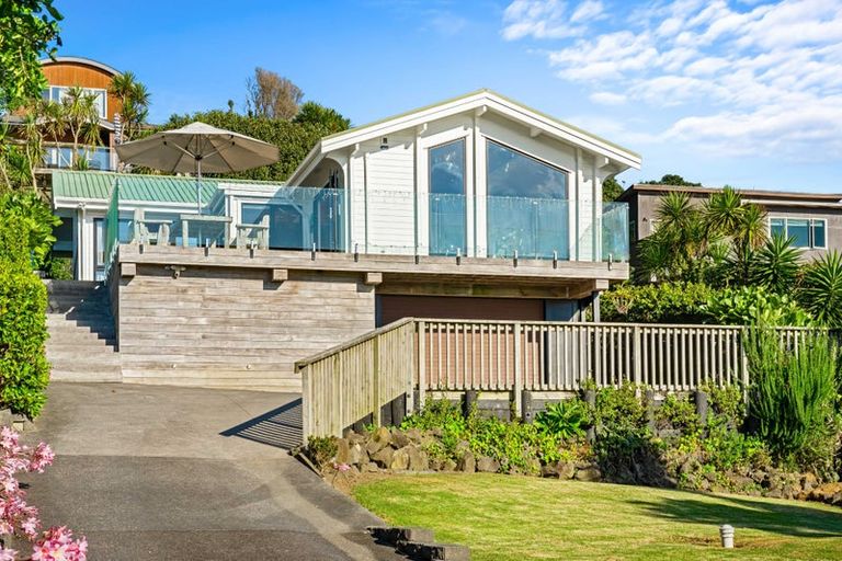 Photo of property in 3 Edwin Mitchelson Road, Muriwai, Waimauku, 0881