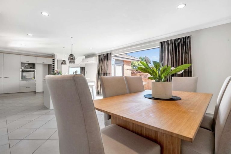 Photo of property in 100 Shakespeare Street, Leamington, Cambridge, 3432