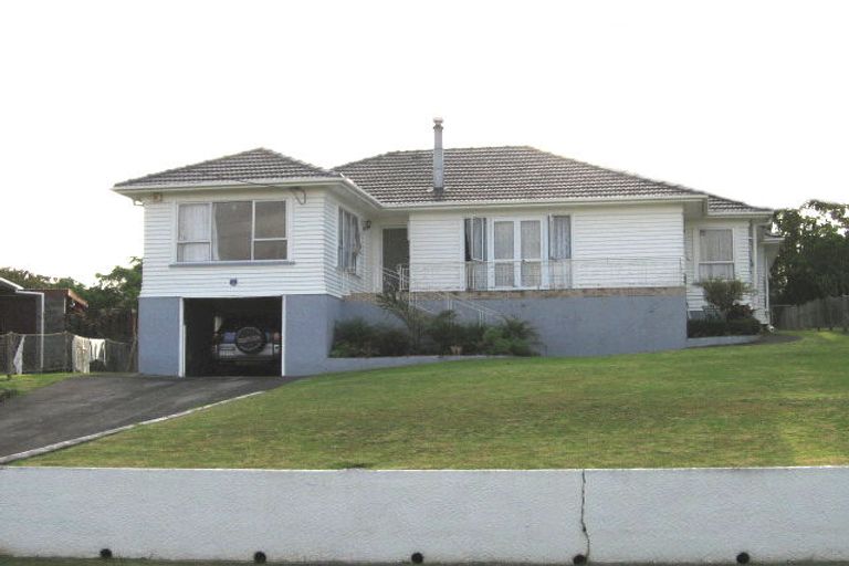 Photo of property in 44 Tiroroa Avenue, Te Atatu South, Auckland, 0610