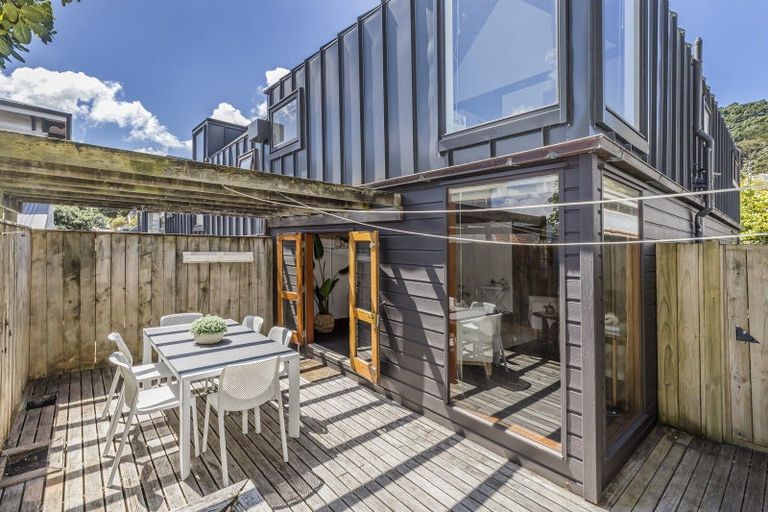 Photo of property in 70f Majoribanks Street, Mount Victoria, Wellington, 6011