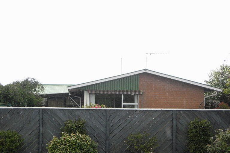 Photo of property in 8 Grimseys Road, Redwood, Christchurch, 8051