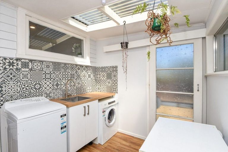 Photo of property in 10 Fairbrother Street, Carterton, 5713