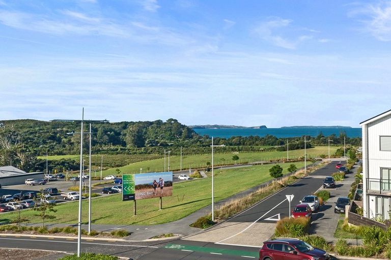 Photo of property in 78 Te Oneroa Way, Long Bay, Auckland, 0630