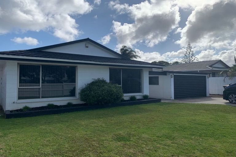 Photo of property in 8 Cromdale Avenue, Highland Park, Auckland, 2010