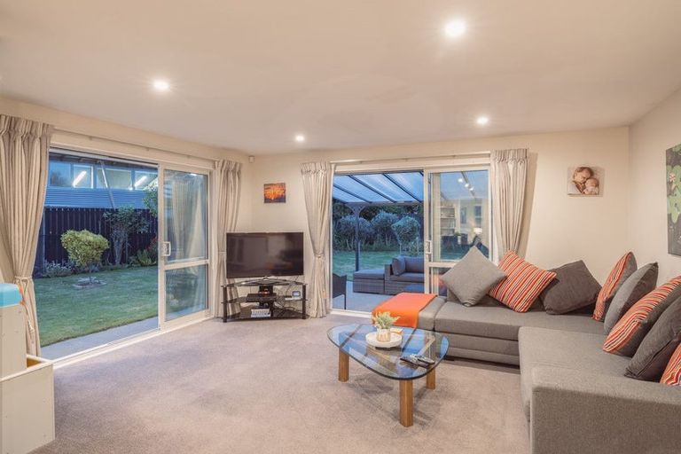 Photo of property in 44 Queenspark Drive, Parklands, Christchurch, 8083