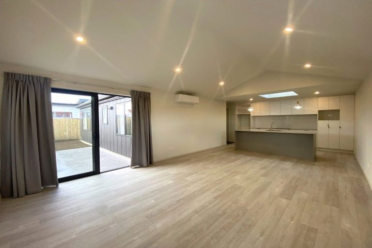 Photo of property in 11/11a Clinton Street, Fitzroy, New Plymouth, 4312