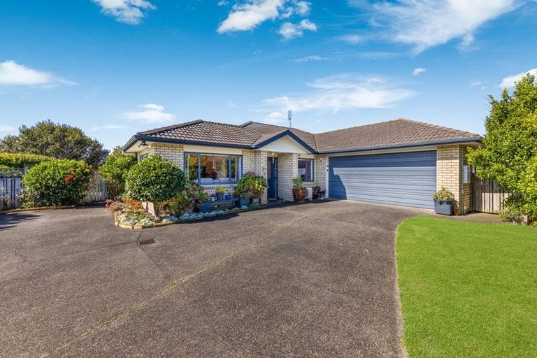 Photo of property in 39 Breaker Grove, Waiuku, 2123