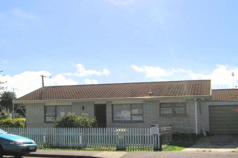 Photo of property in 3 Centreway Road, Orewa, 0931